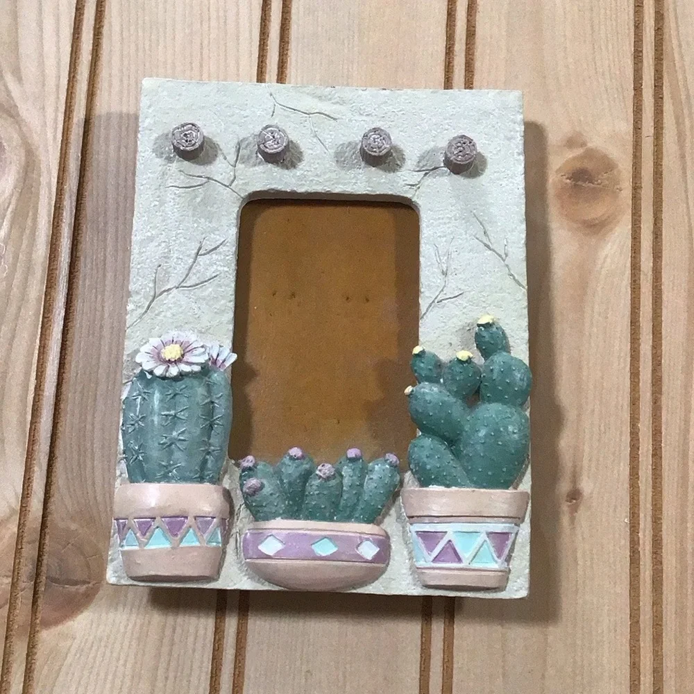 Green and Cream Cactus Accents‎ Picture Frame